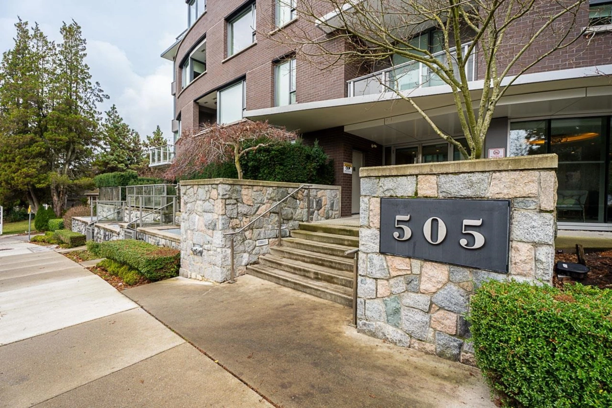 Dining Area Photo of 301 505 W 30th Avenue, Vancouver, BC