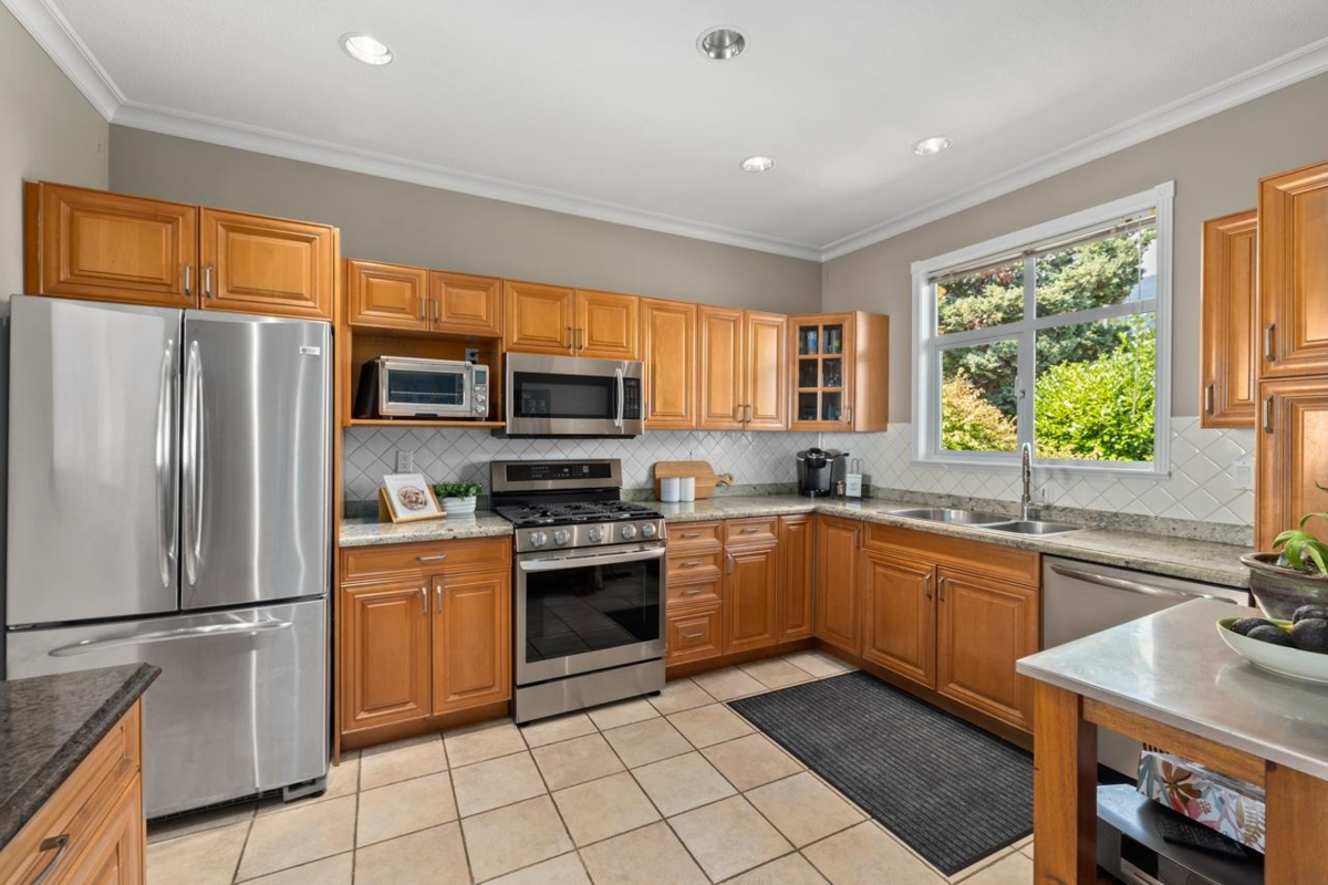Bedroom 3 Photo of 2362 Marine Drive, West Vancouver, BC