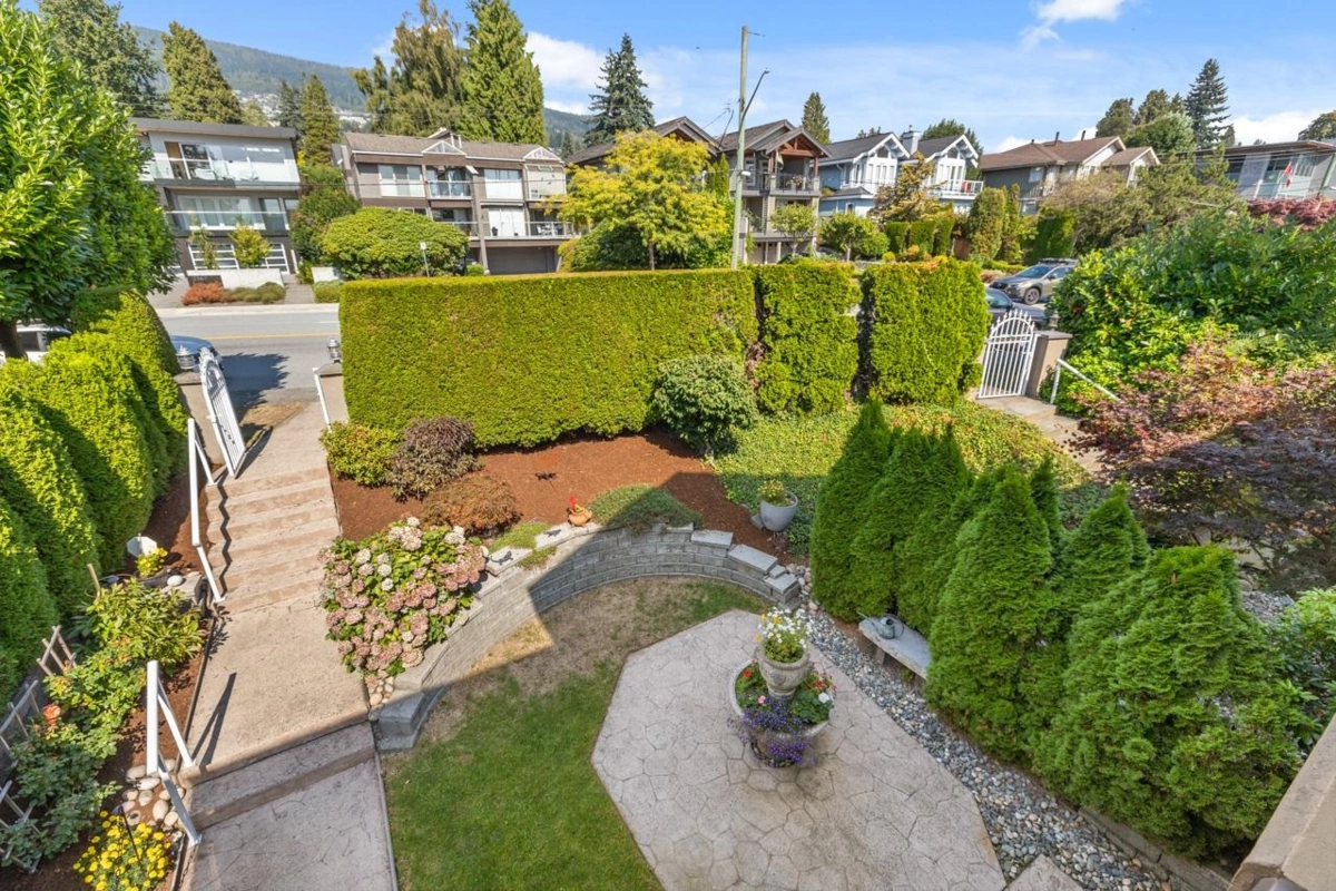 Garage Interior Photo of 2362 Marine Drive, West Vancouver, BC