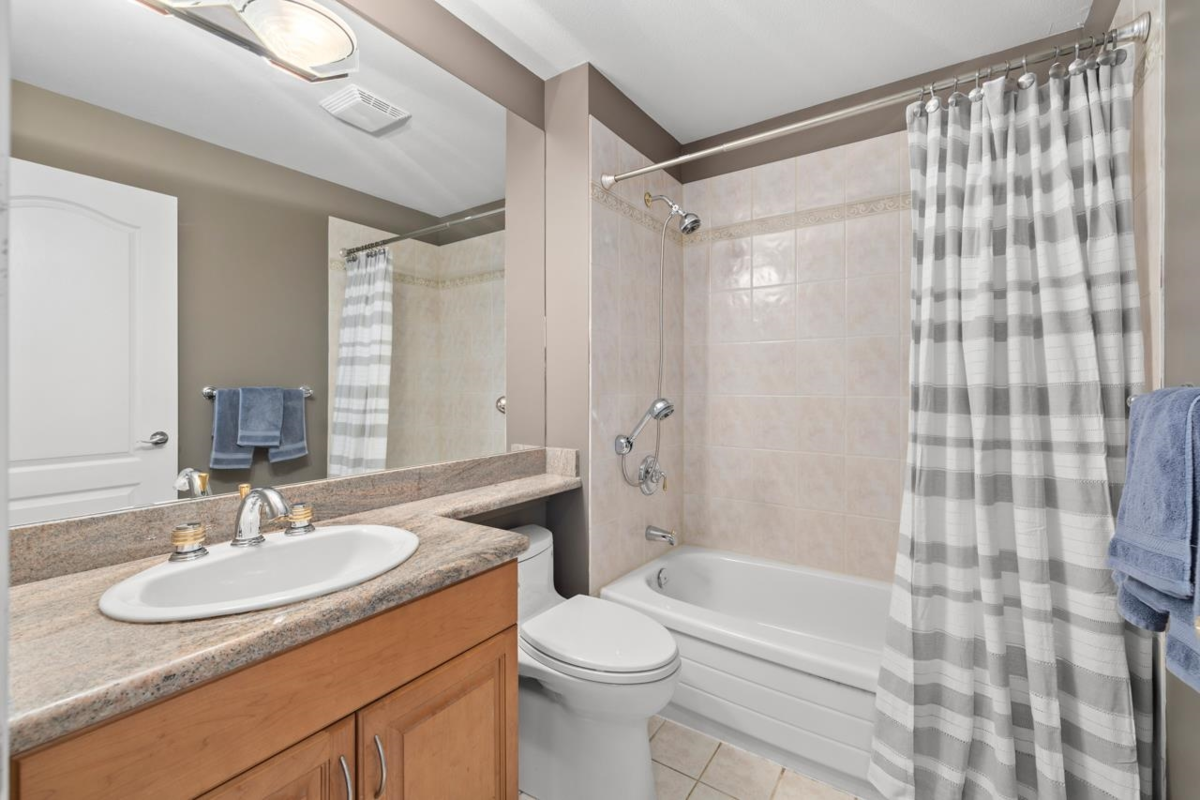 Garden / Landscaping Photo of 2362 Marine Drive, West Vancouver, BC