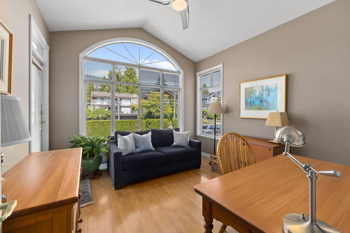 Guest Bathroom Photo of 2362 Marine Drive, West Vancouver, BC