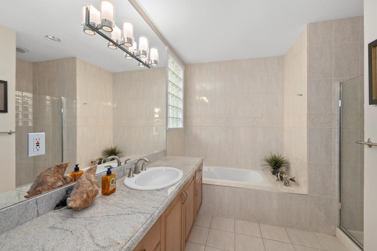 Laundry Room Photo of 2362 Marine Drive, West Vancouver, BC