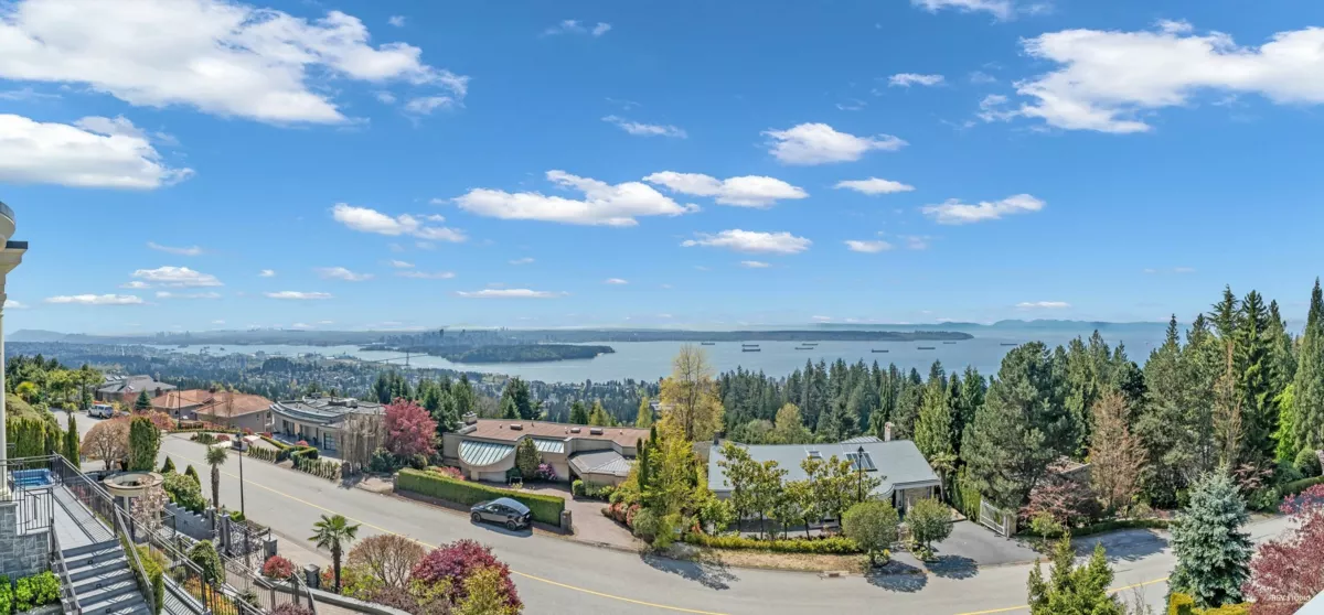 Backyard Photo of 1439 Chippendale Road, West Vancouver, BC