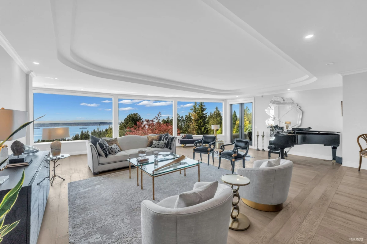 Dining Area Photo of 1439 Chippendale Road, West Vancouver, BC