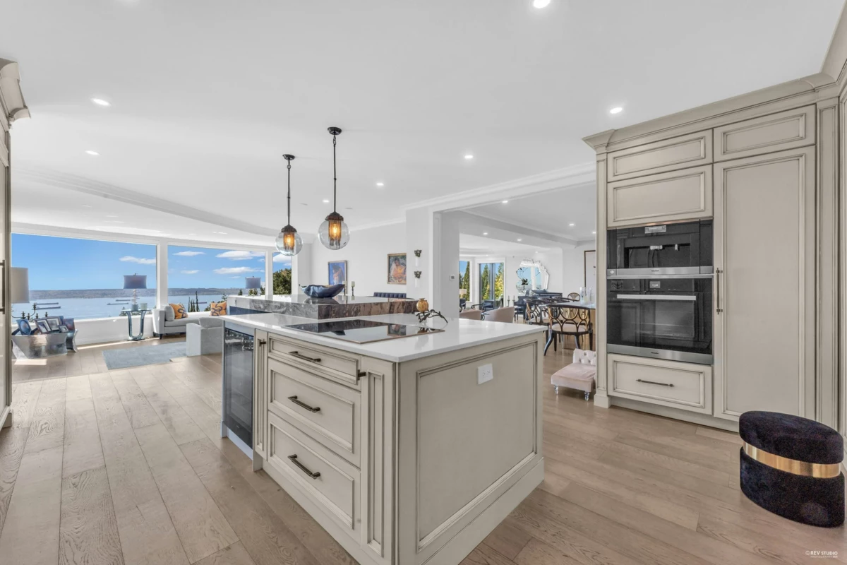 Loft / Bonus Room Photo of 1439 Chippendale Road, West Vancouver, BC