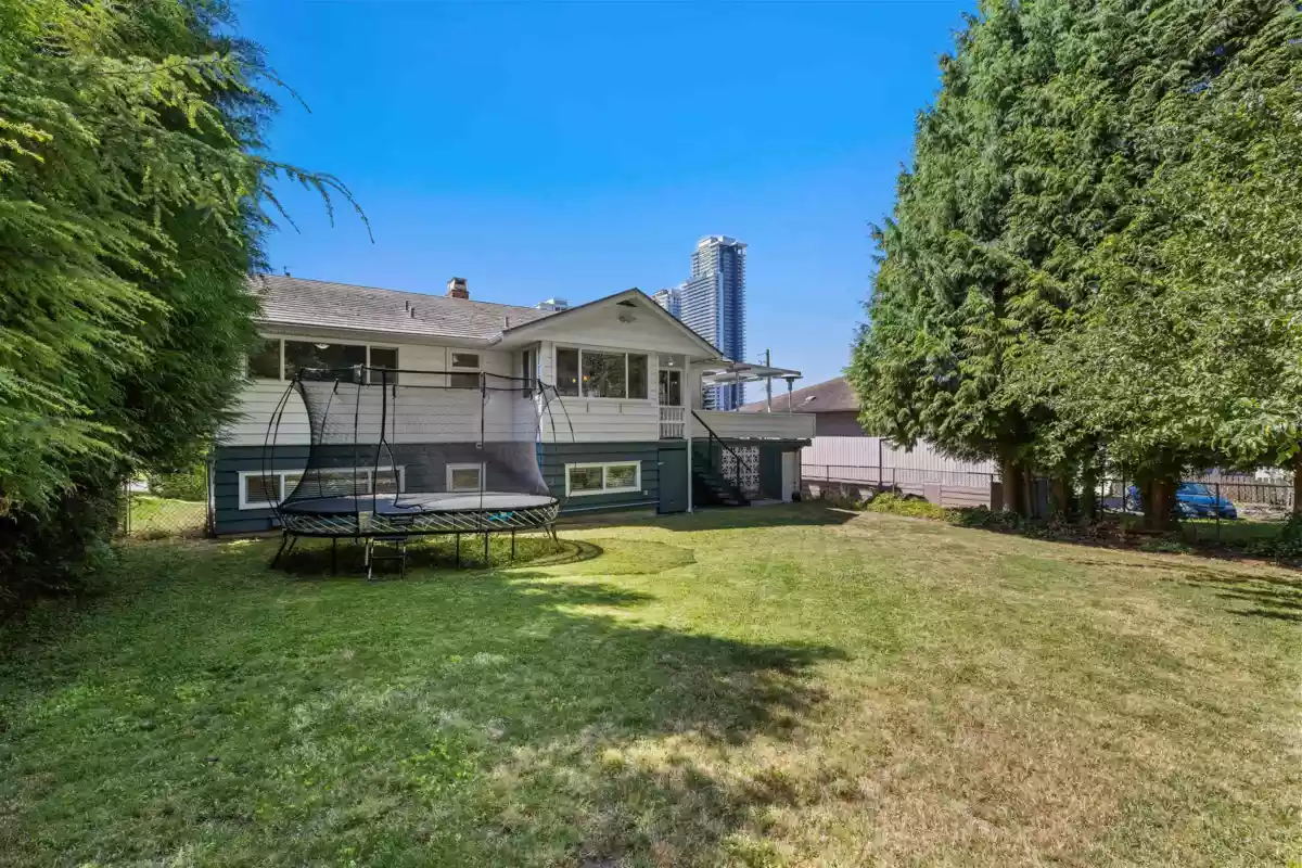 Community Amenities Photo (Clubhouse) of 525 Appian Way, Coquitlam, BC