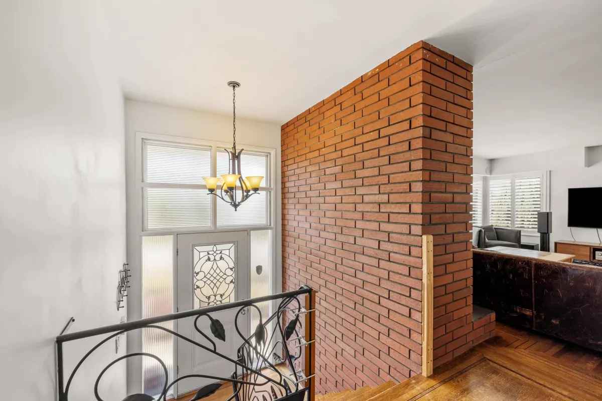 Family Room Photo of 525 Appian Way, Coquitlam, BC