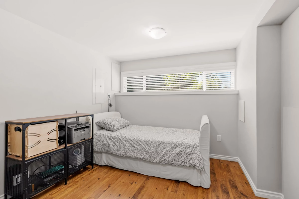 Front Yard Photo of 525 Appian Way, Coquitlam, BC