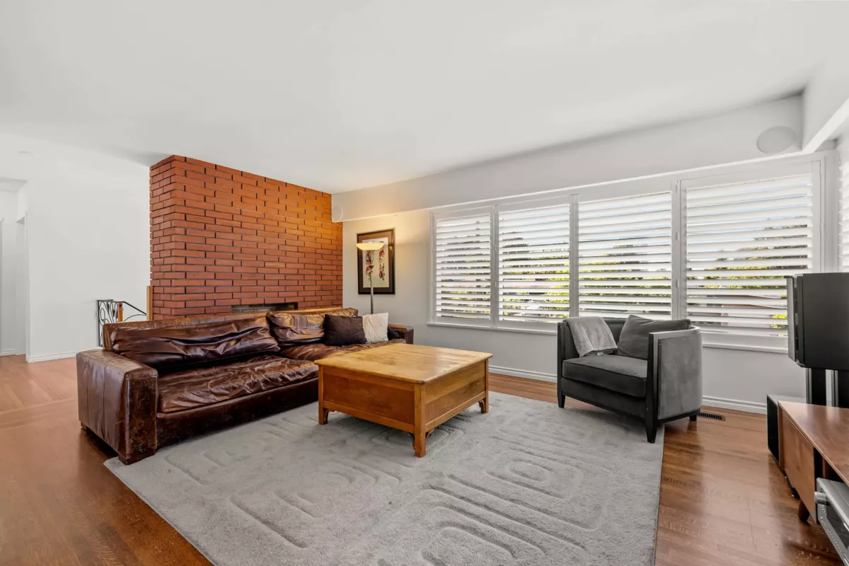 Kitchen Photo of 525 Appian Way, Coquitlam, BC