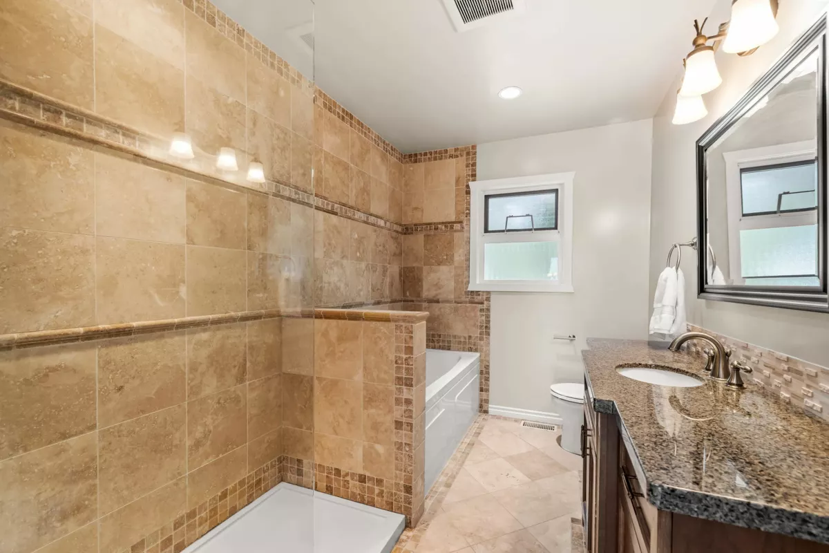 Loft / Bonus Room Photo of 525 Appian Way, Coquitlam, BC