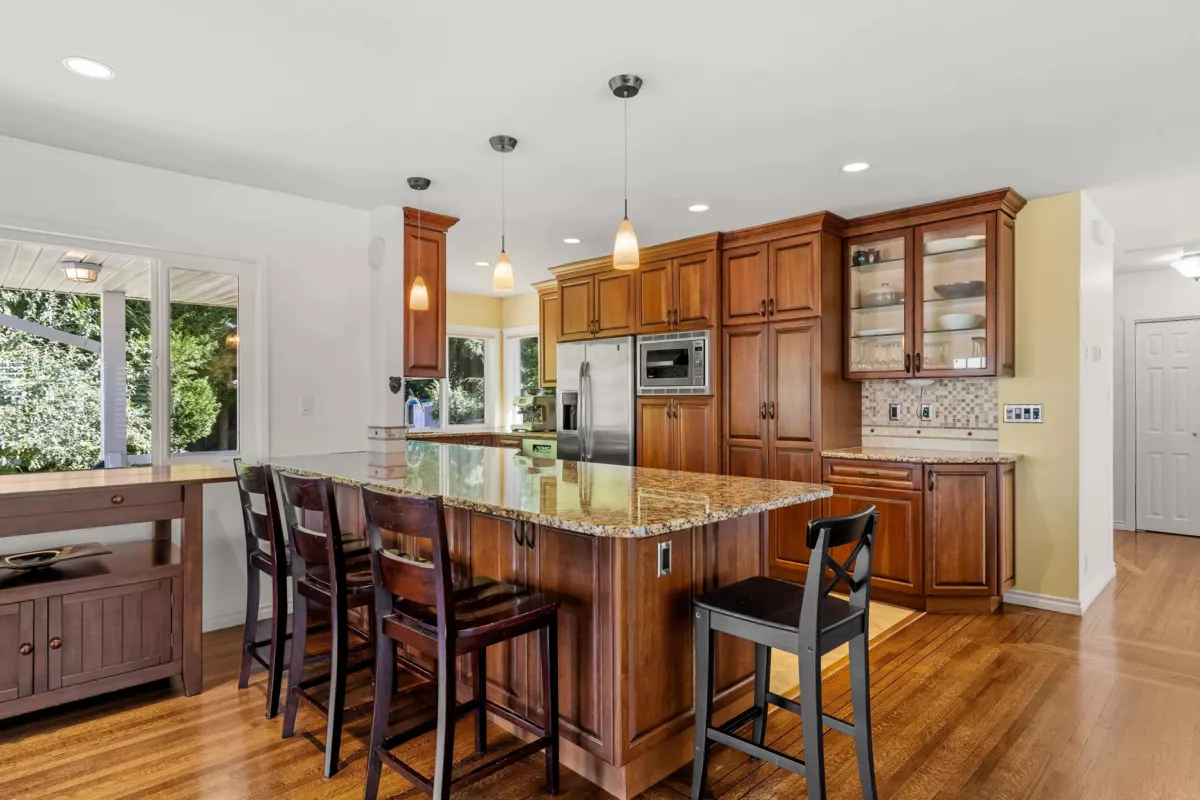 Primary Bedroom Photo of 525 Appian Way, Coquitlam, BC