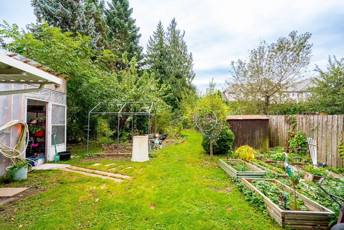 Basement Recreation Room Photo of 1 46430 First Avenue, Chilliwack, BC