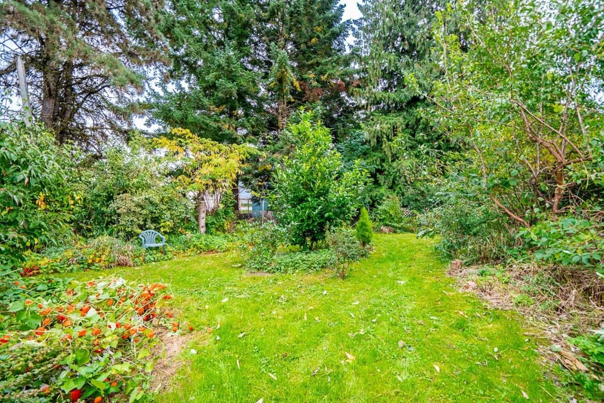 Entry Foyer Photo of 1 46430 First Avenue, Chilliwack, BC