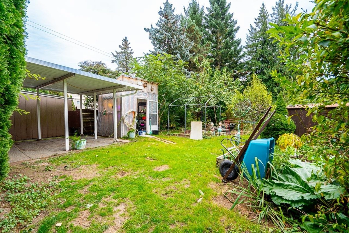 Loft / Bonus Room Photo of 1 46430 First Avenue, Chilliwack, BC