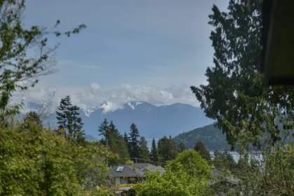 640 Wyngaert Road, Gibsons, BC, Gibsons — Single Family Residence for sale