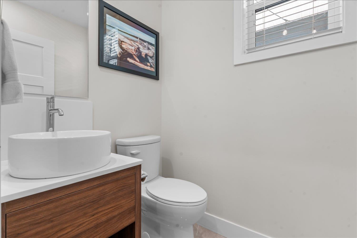 Front Yard Photo of 10 45500 Campus Drive, Chilliwack, BC