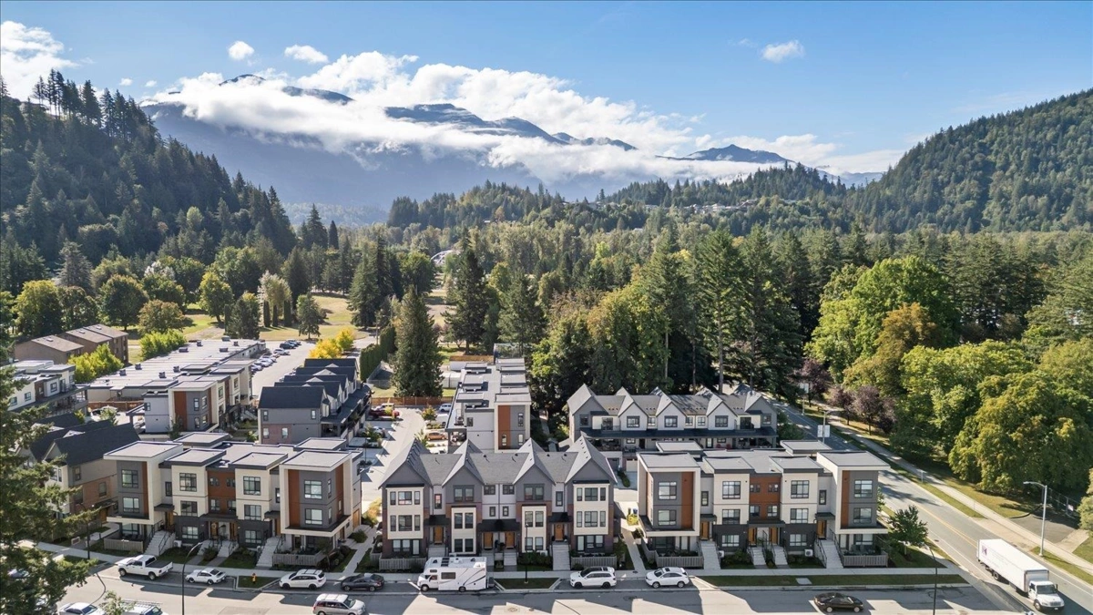 Neighborhood Park Photo Near 10 45500 Campus Drive, Chilliwack, BC