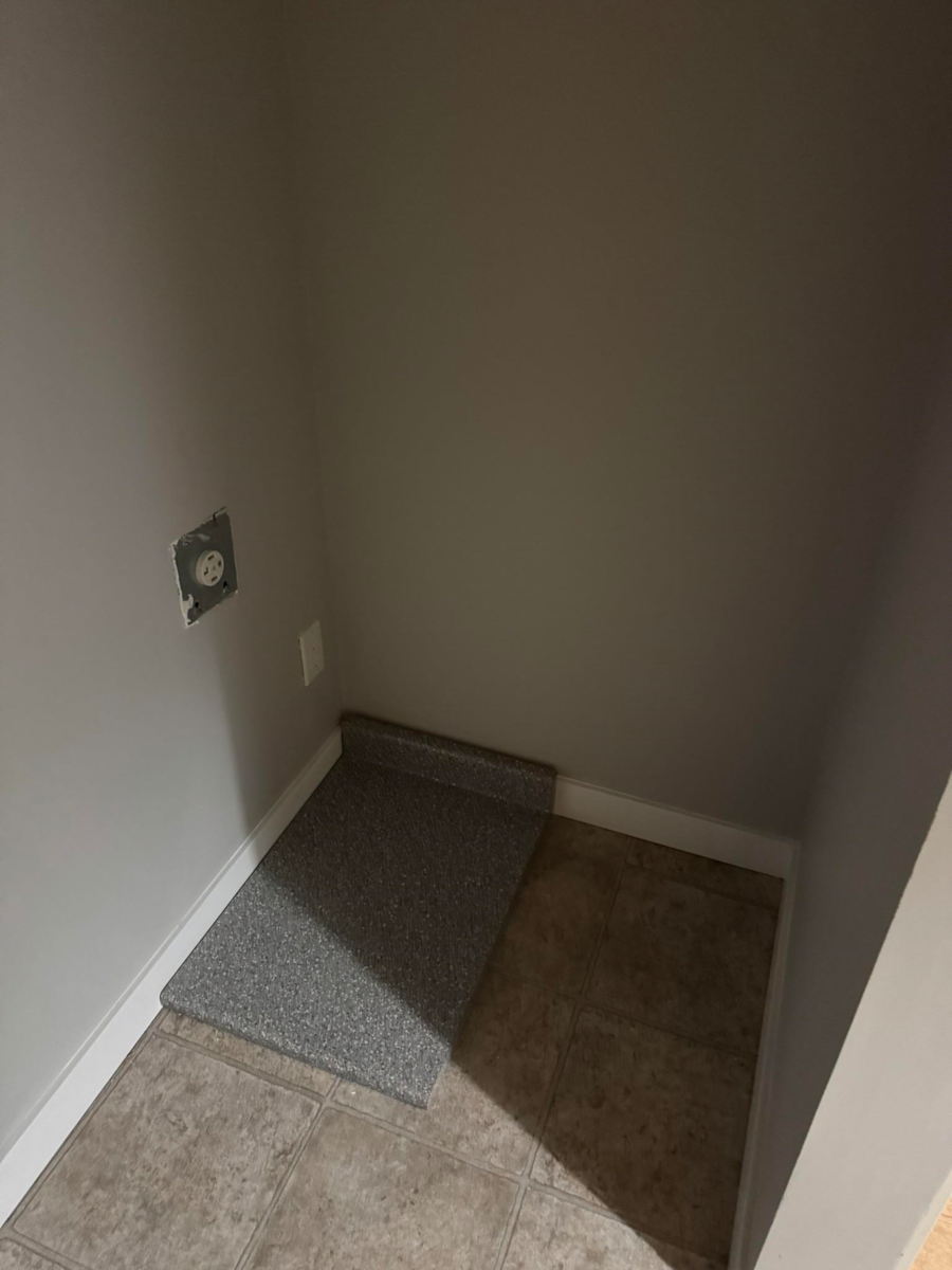 Entry Foyer Photo of 1346 E 2nd Avenue, Vancouver, BC