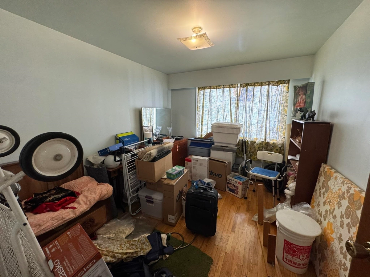 Primary Bathroom Photo of 1346 E 2nd Avenue, Vancouver, BC