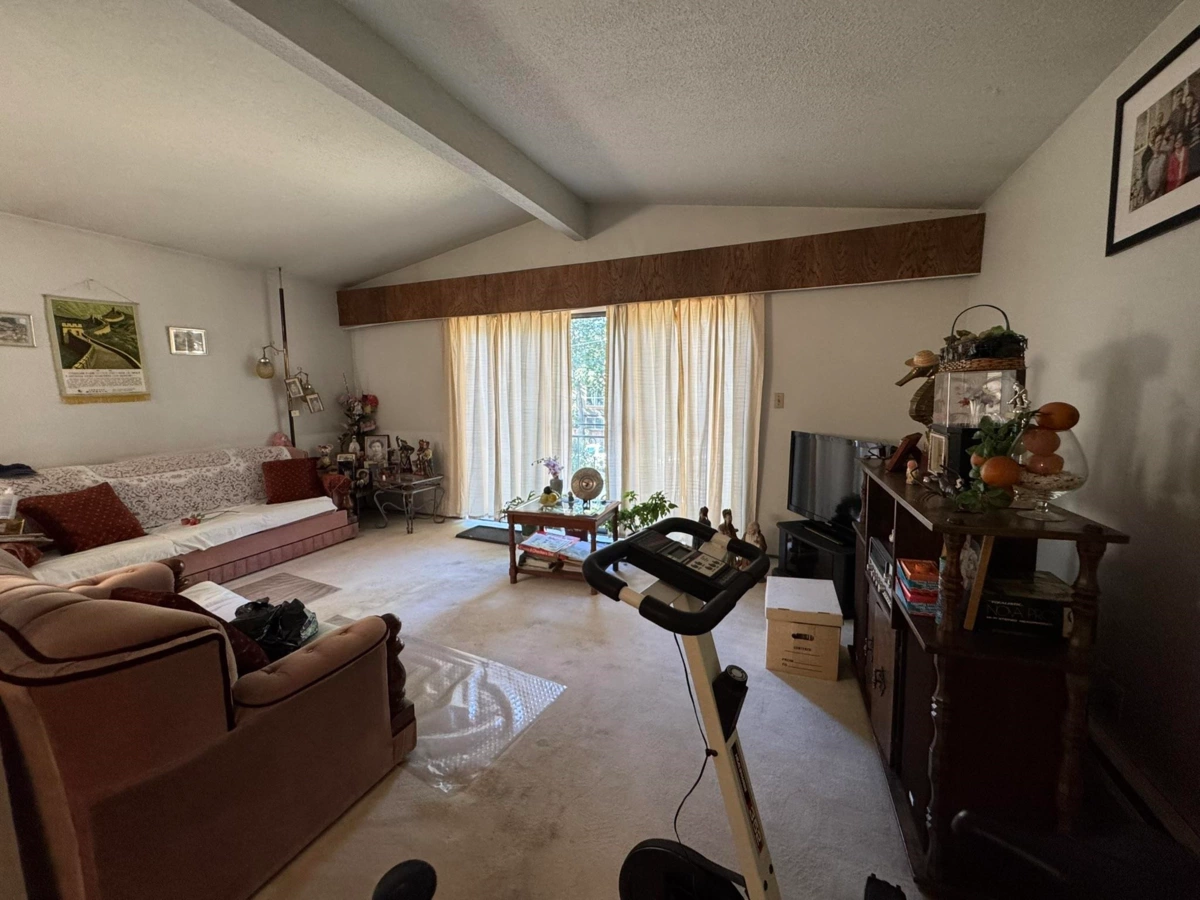 Walk-In Closet Photo of 1346 E 2nd Avenue, Vancouver, BC