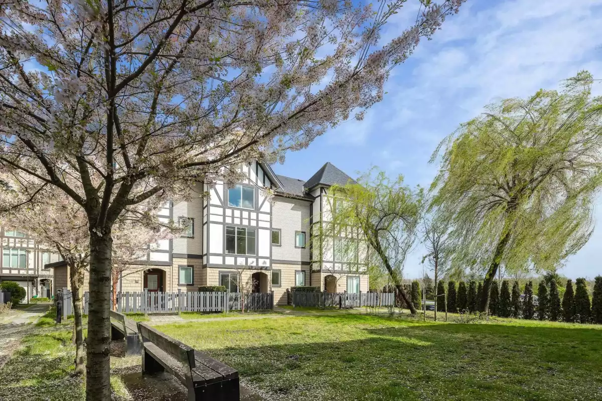Dining Area Photo of 37 9728 Alexandra Road, Richmond, BC