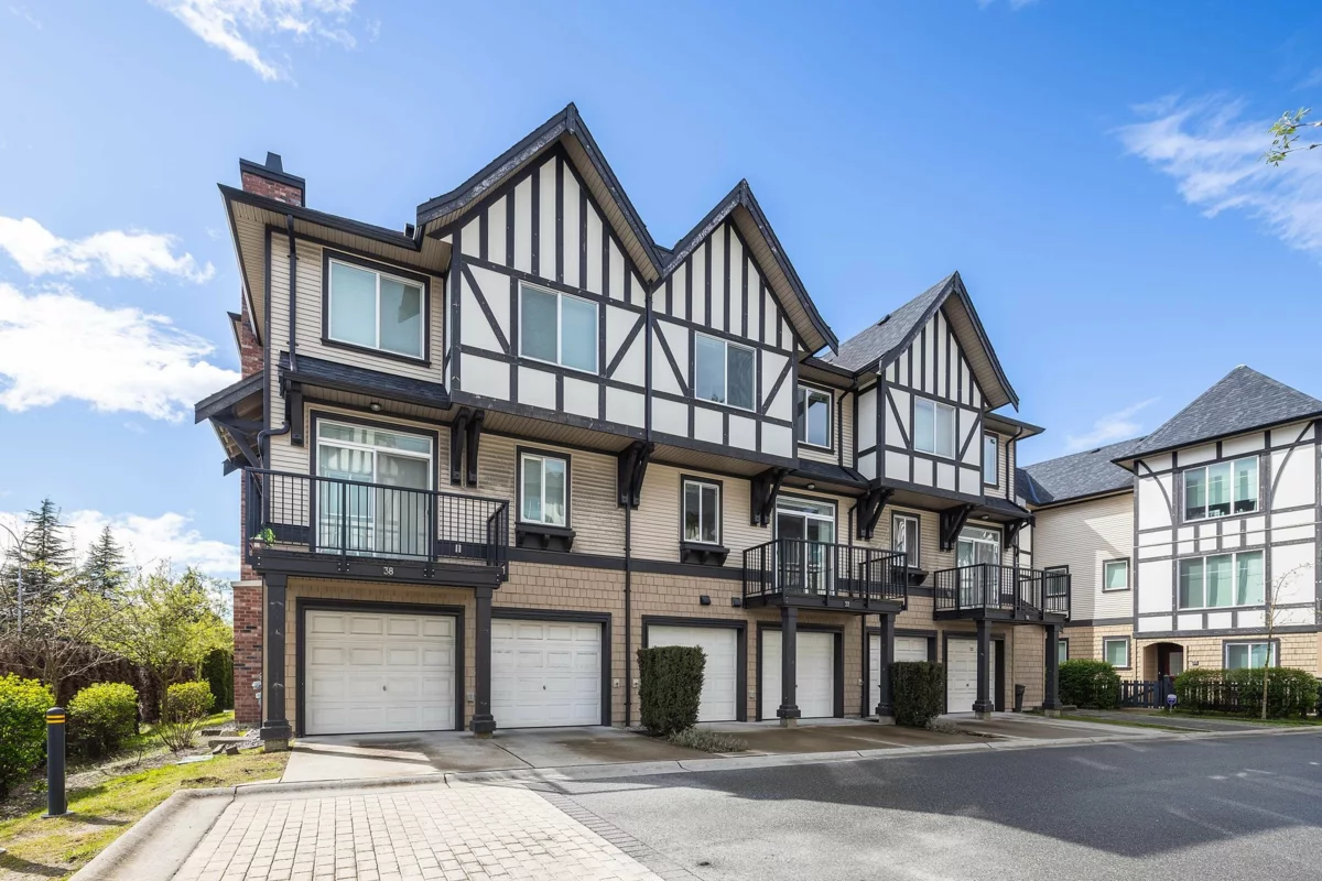 Family Room Photo of 37 9728 Alexandra Road, Richmond, BC