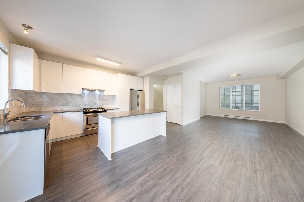 Walk-In Closet Photo of 37 9728 Alexandra Road, Richmond, BC