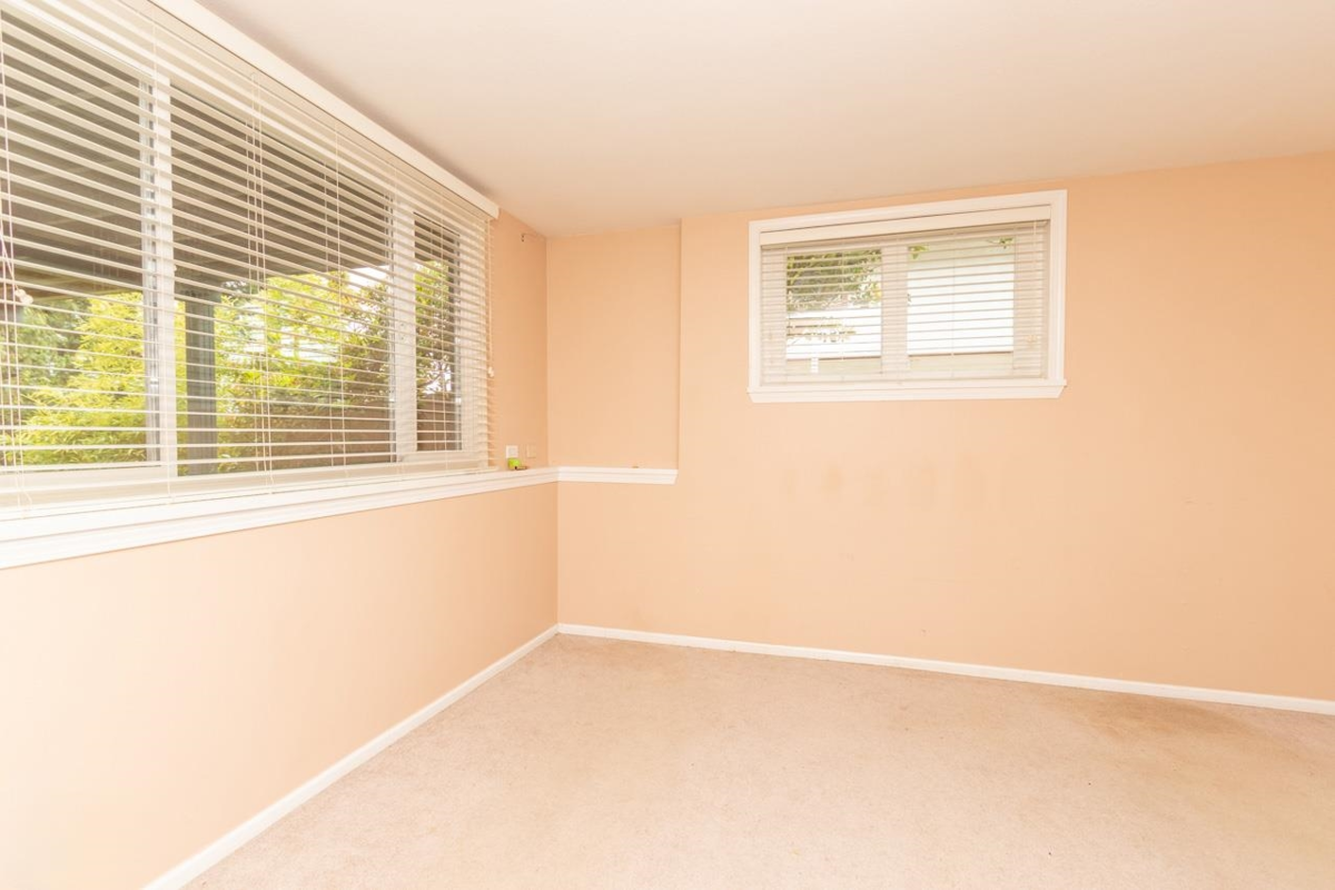 Basement Recreation Room Photo of 341 W 24th Street, North Vancouver, BC