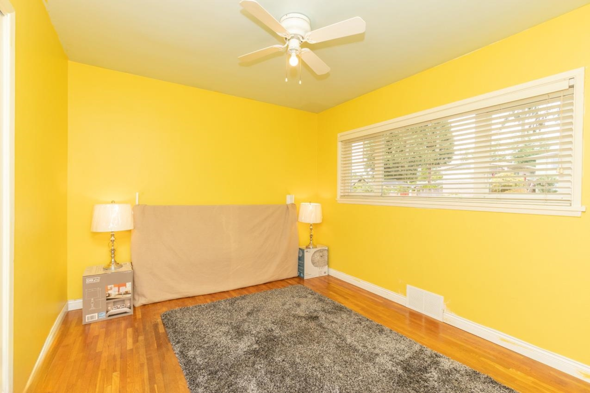 Guest Bathroom Photo of 341 W 24th Street, North Vancouver, BC