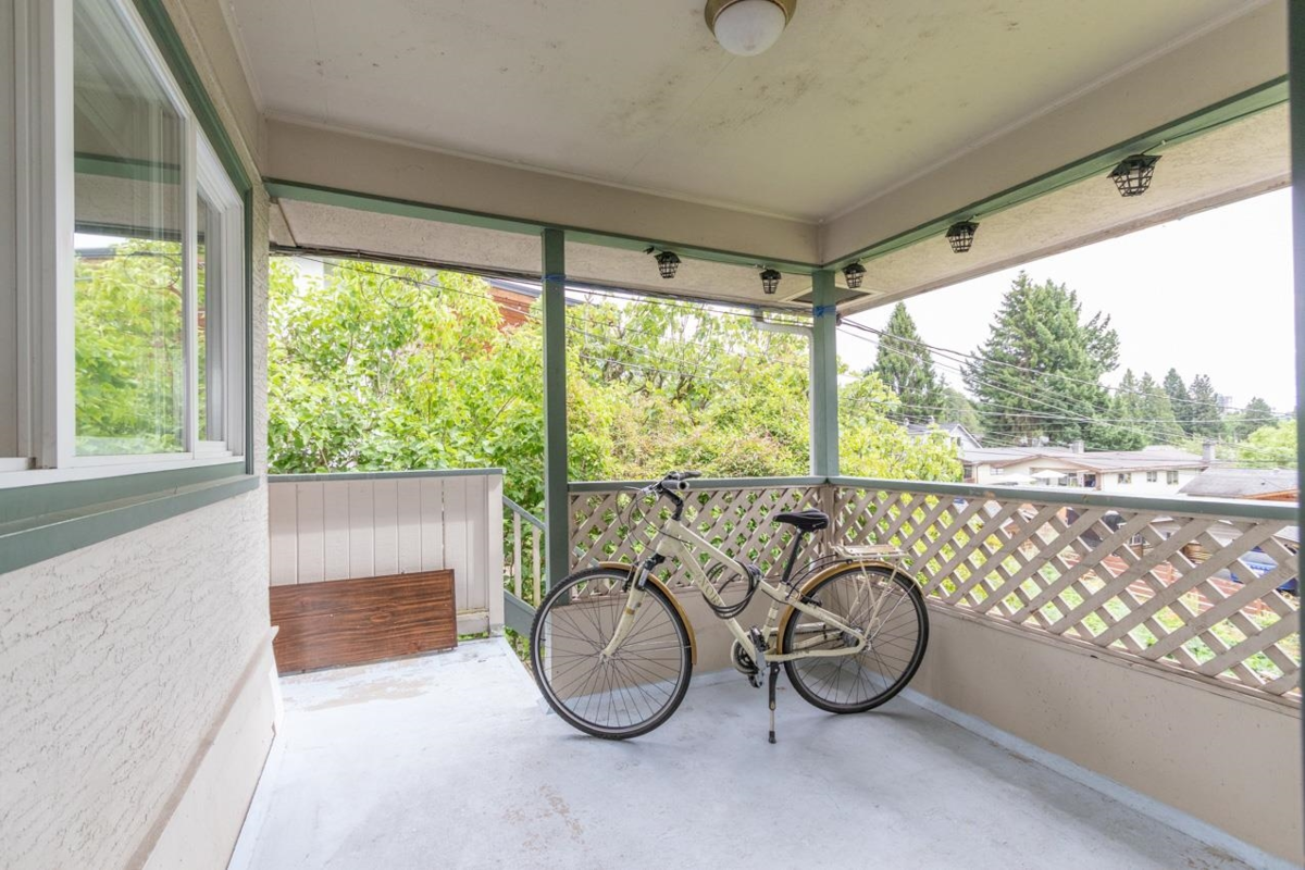 Hallway Photo of 341 W 24th Street, North Vancouver, BC
