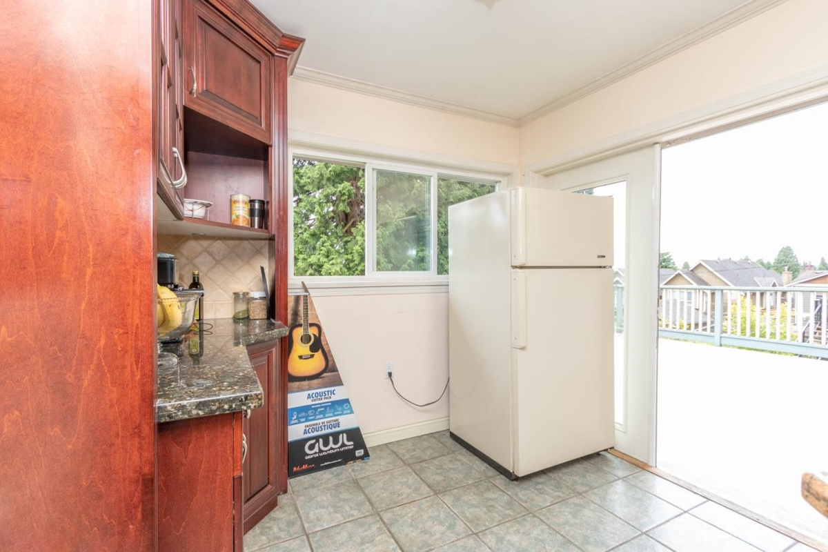 Kitchen Photo of 341 W 24th Street, North Vancouver, BC
