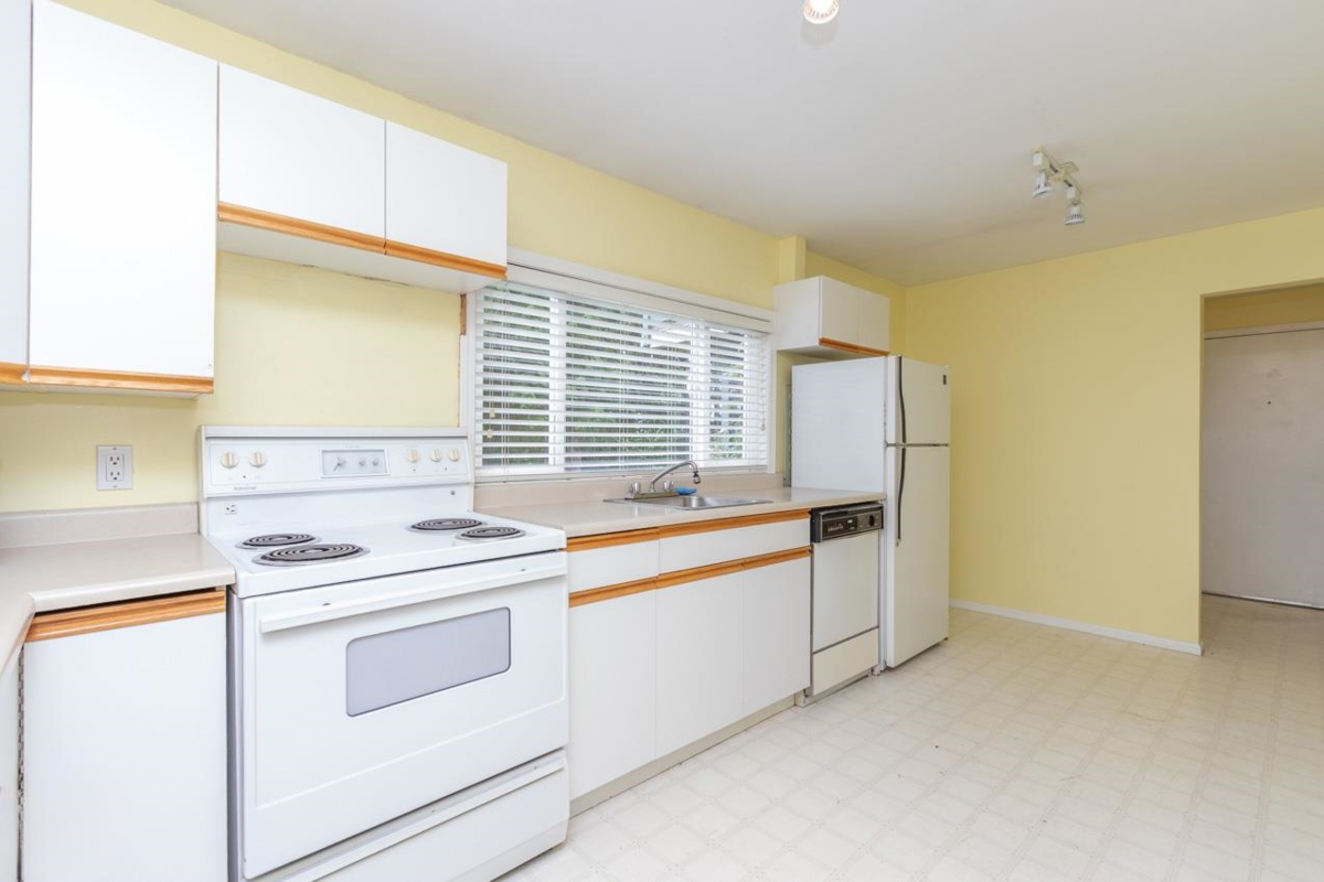 Laundry Room Photo of 341 W 24th Street, North Vancouver, BC