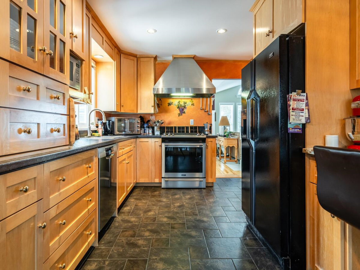 Breakfast Nook Photo of 2815 Westside Place, Abbotsford, BC