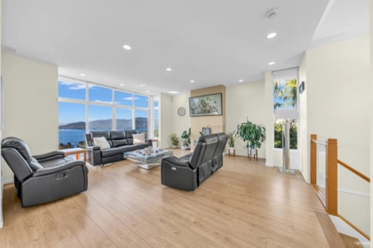 Hallway Photo of 4673 Woodburn Road, West Vancouver, BC