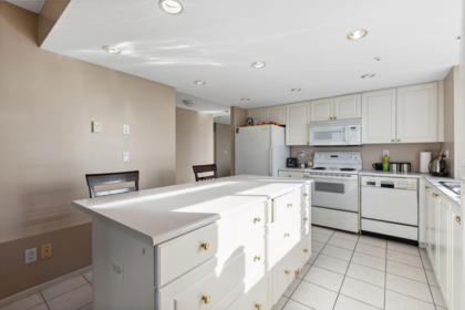 2204 739 Princess Street, New Westminster, BC, New Westminster — Apartment/Condo for sale