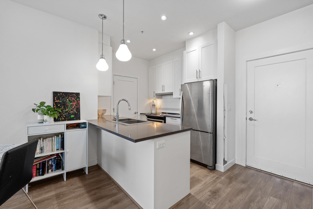 Dining Area Photo of 504 20829 77a Avenue, Langley, BC