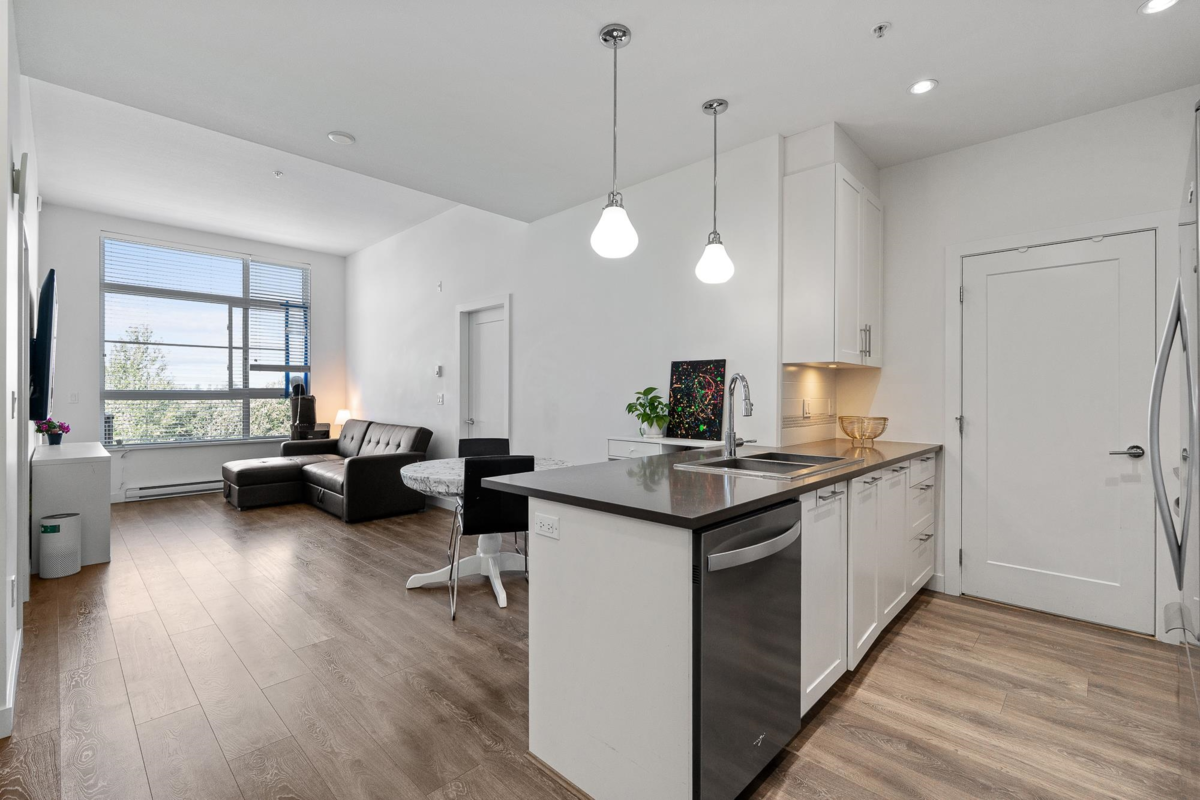 Family Room Photo of 504 20829 77a Avenue, Langley, BC