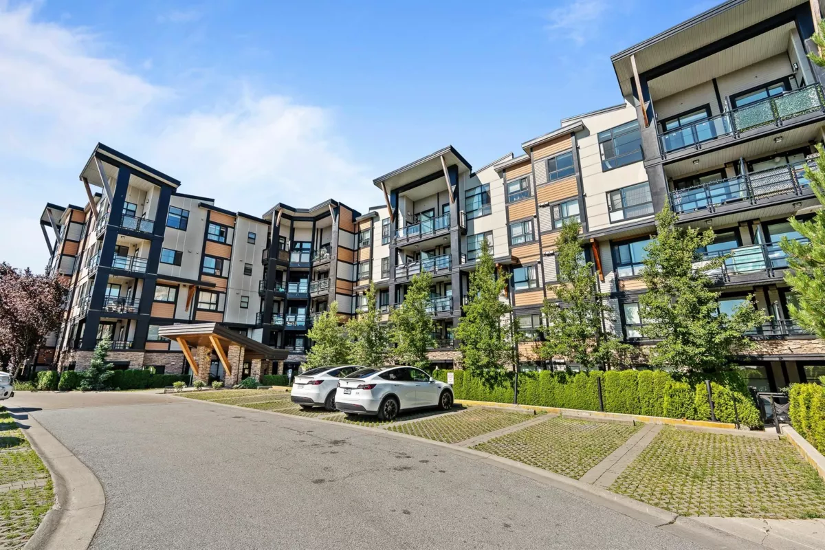 Hallway Photo of 504 20829 77a Avenue, Langley, BC