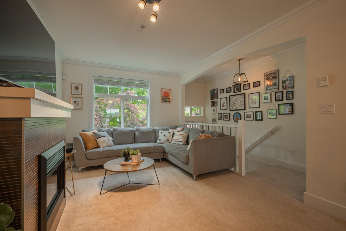 Breakfast Nook Photo of 15 15833 26 Avenue, Surrey, BC