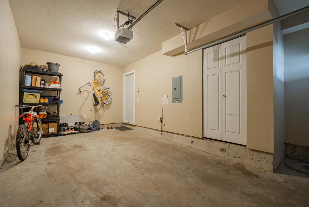 Laundry Room Photo of 15 15833 26 Avenue, Surrey, BC