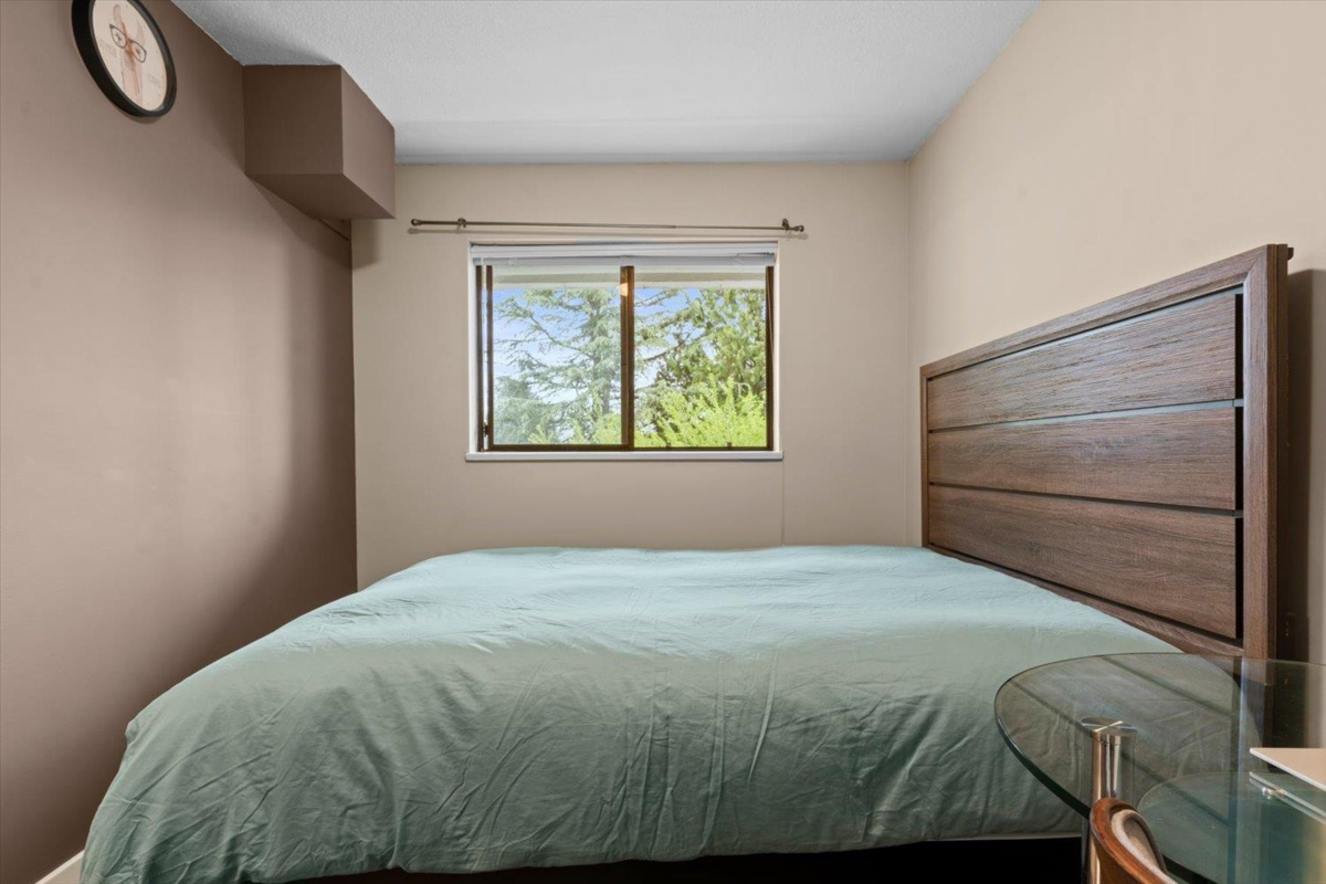Bedroom 3 Photo of 114 33030 George Ferguson Way, Abbotsford, BC
