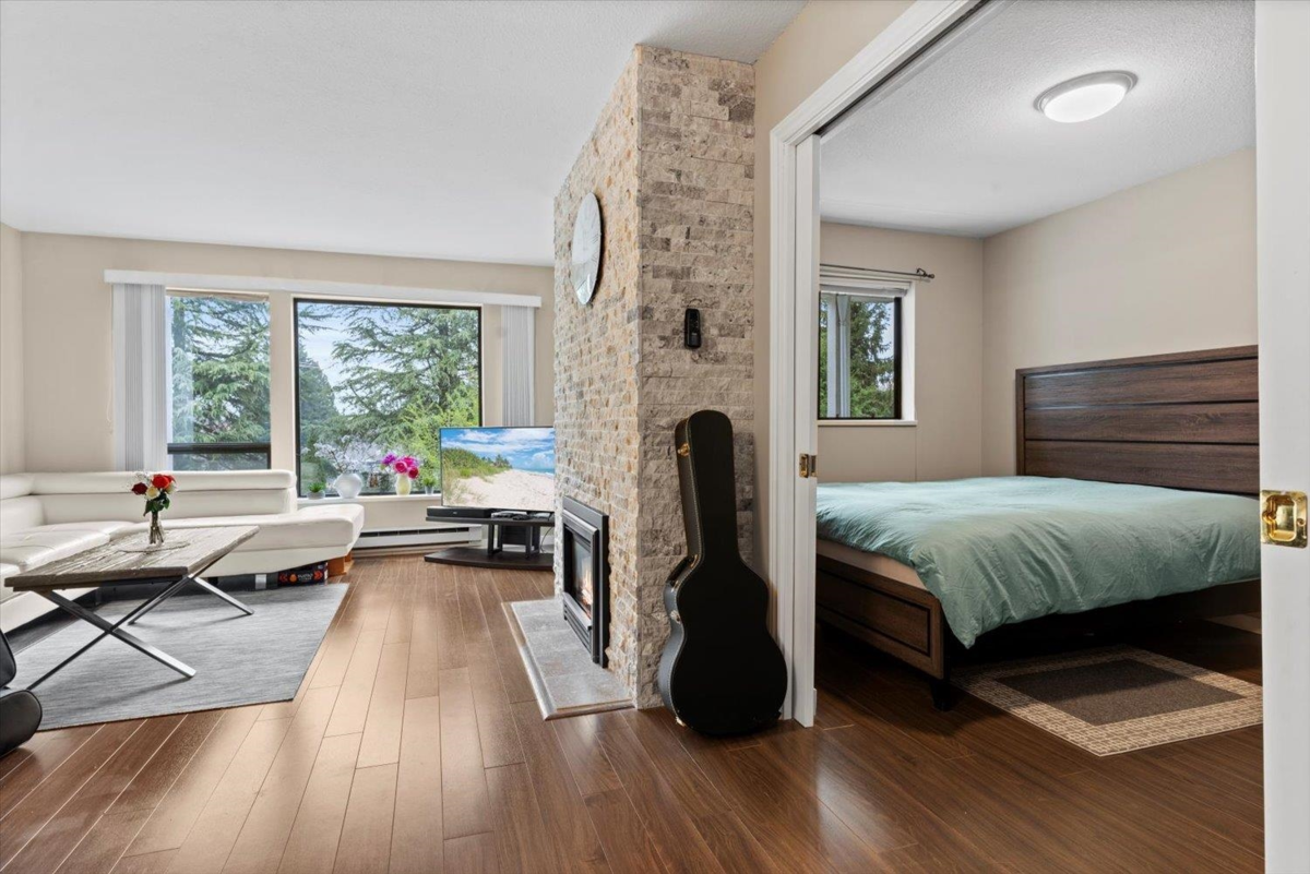 Walk-In Closet Photo of 114 33030 George Ferguson Way, Abbotsford, BC