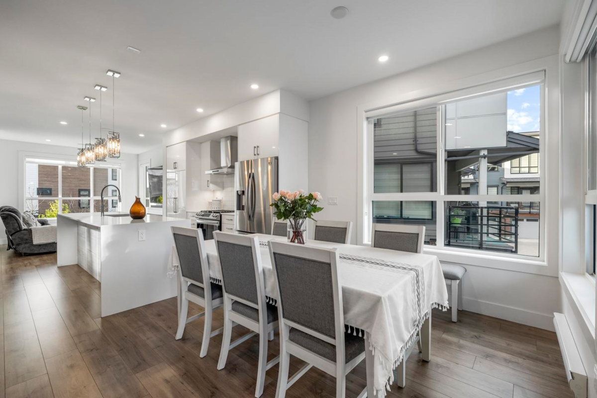 Kitchen Photo of 41 7177 194a Street, Surrey, BC