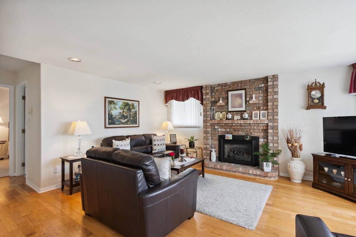 Basement Recreation Room Photo of 5889 Neville Street, Burnaby, BC