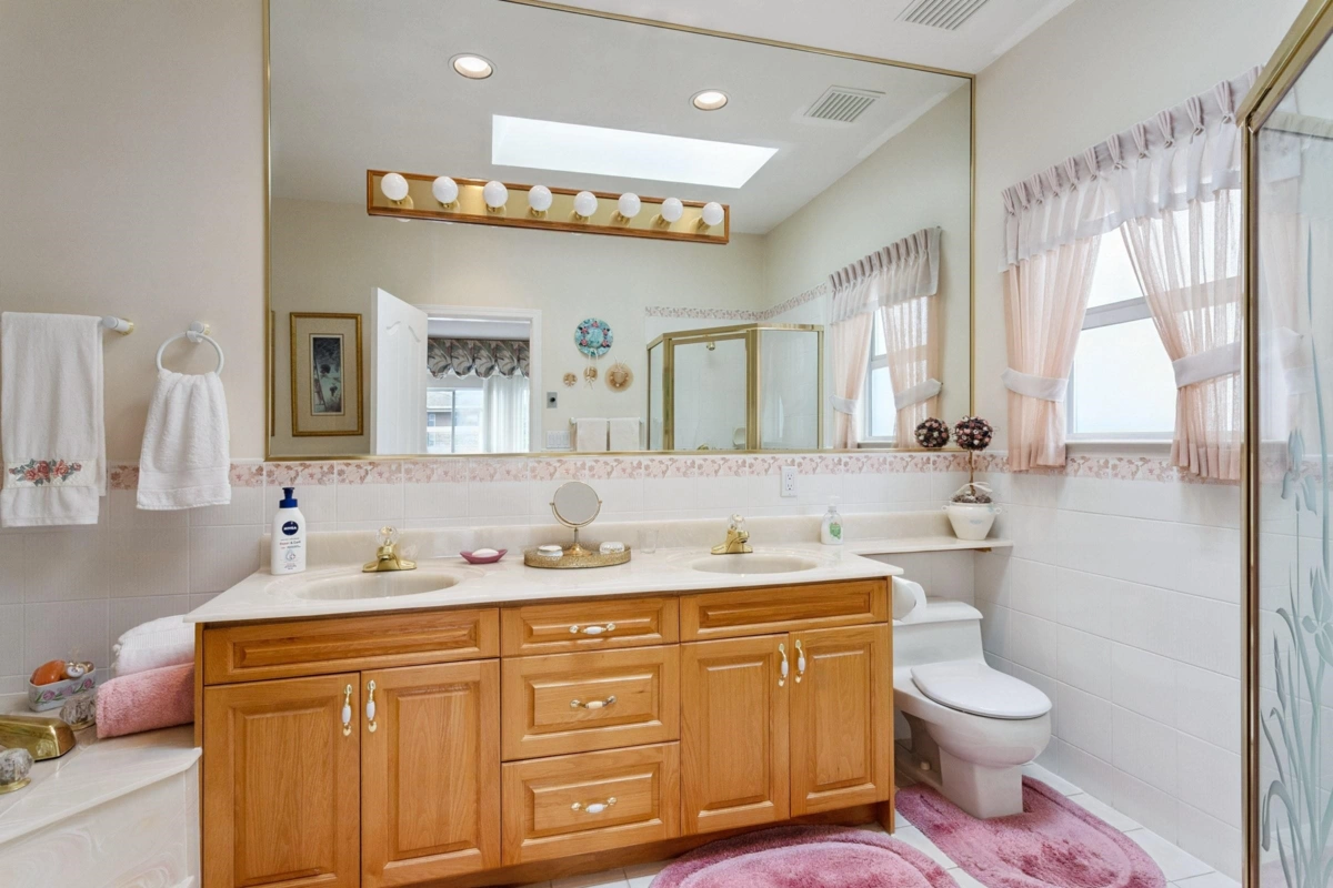 Bedroom 4 Photo of 5889 Neville Street, Burnaby, BC