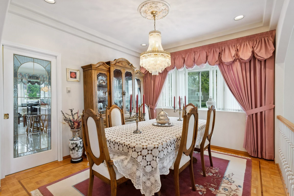 Dining Area Photo of 5889 Neville Street, Burnaby, BC
