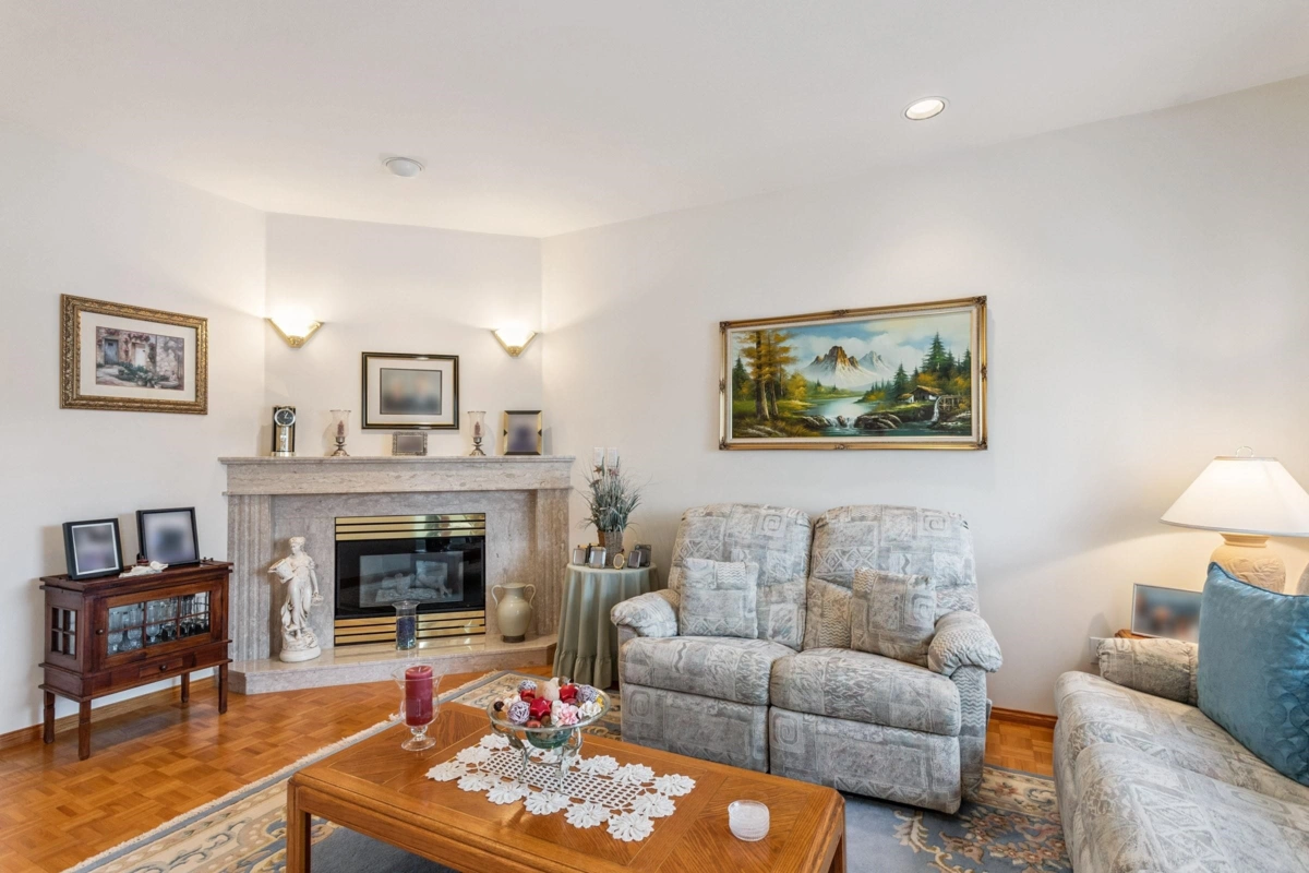 Kitchen Island Photo of 5889 Neville Street, Burnaby, BC