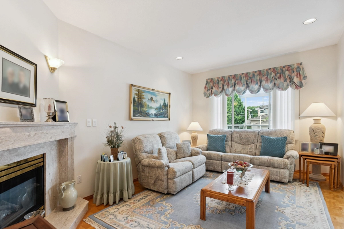 Kitchen Photo of 5889 Neville Street, Burnaby, BC
