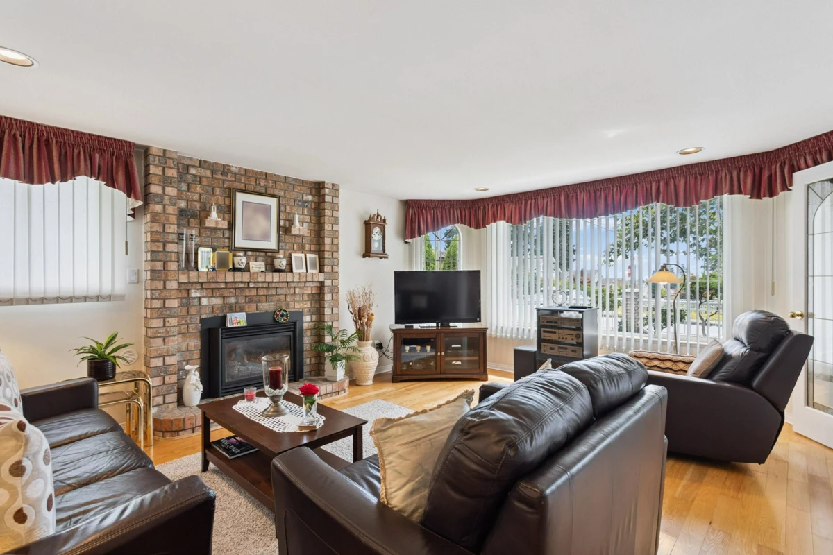 Laundry Room Photo of 5889 Neville Street, Burnaby, BC