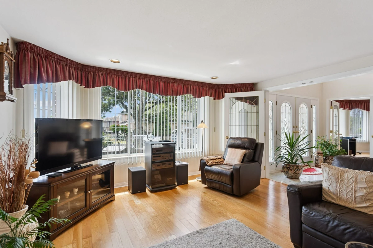 Mudroom Photo of 5889 Neville Street, Burnaby, BC